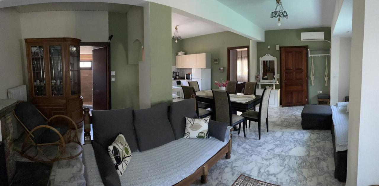 Theodoras House Pensionat Nea Iraklitsa Exteriör bild